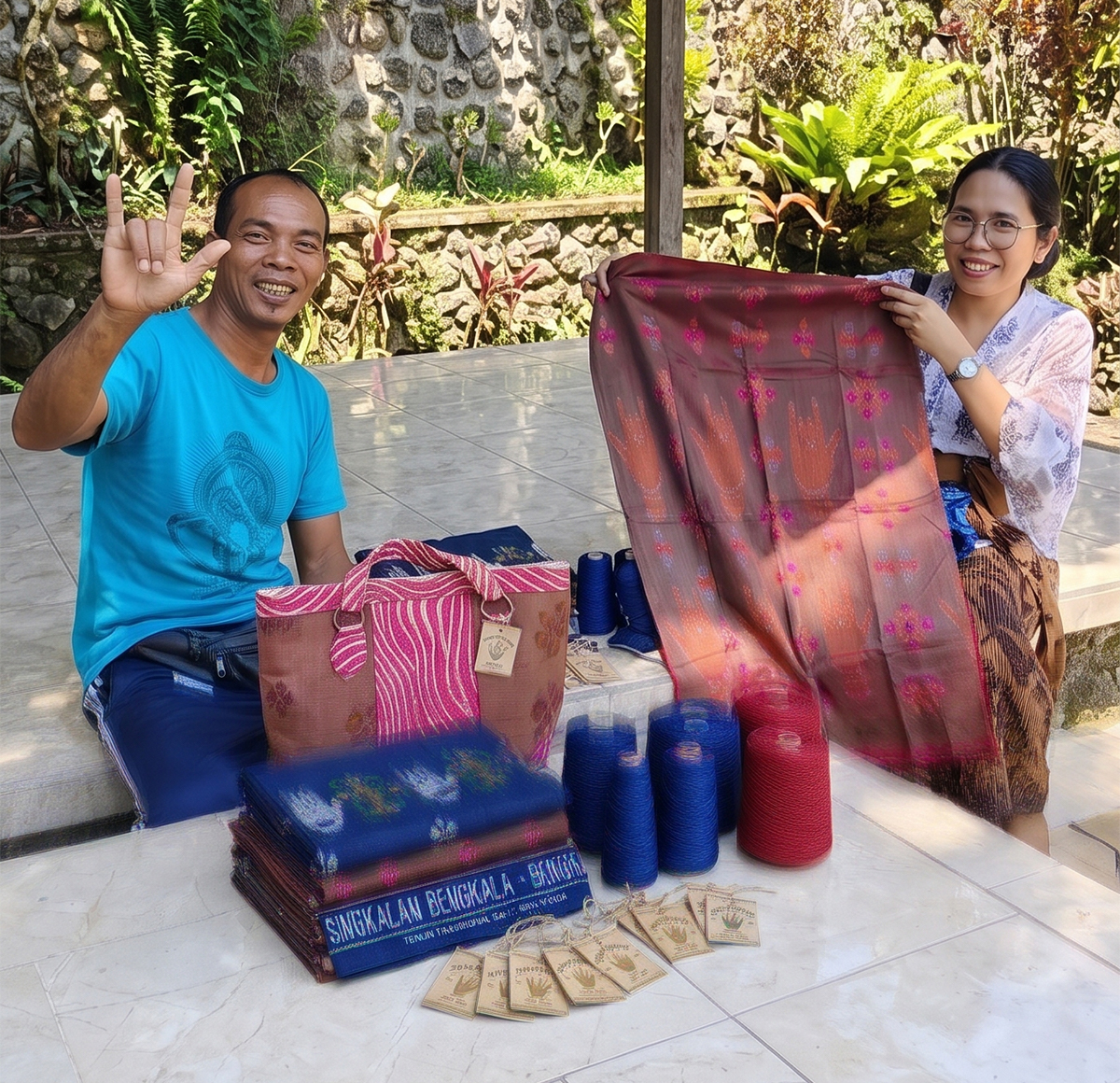 Saput Endek Tepi Songket Bali